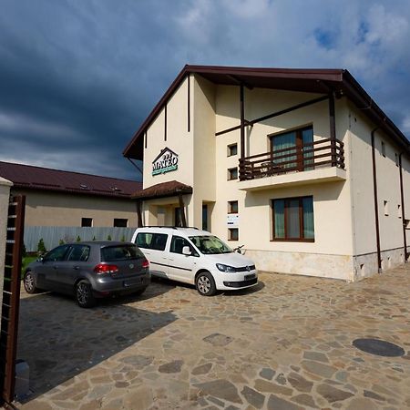 Hotel Pensiunea Mateo Buzau Exterior foto